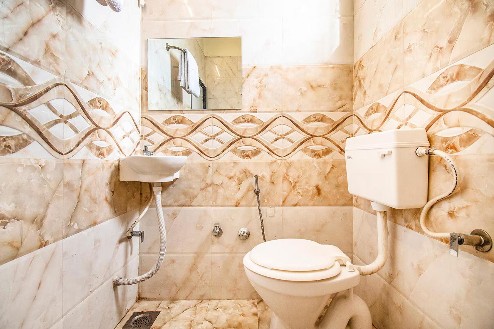 Fabhotel Maher Inn Ahmadabad Zewnętrze zdjęcie