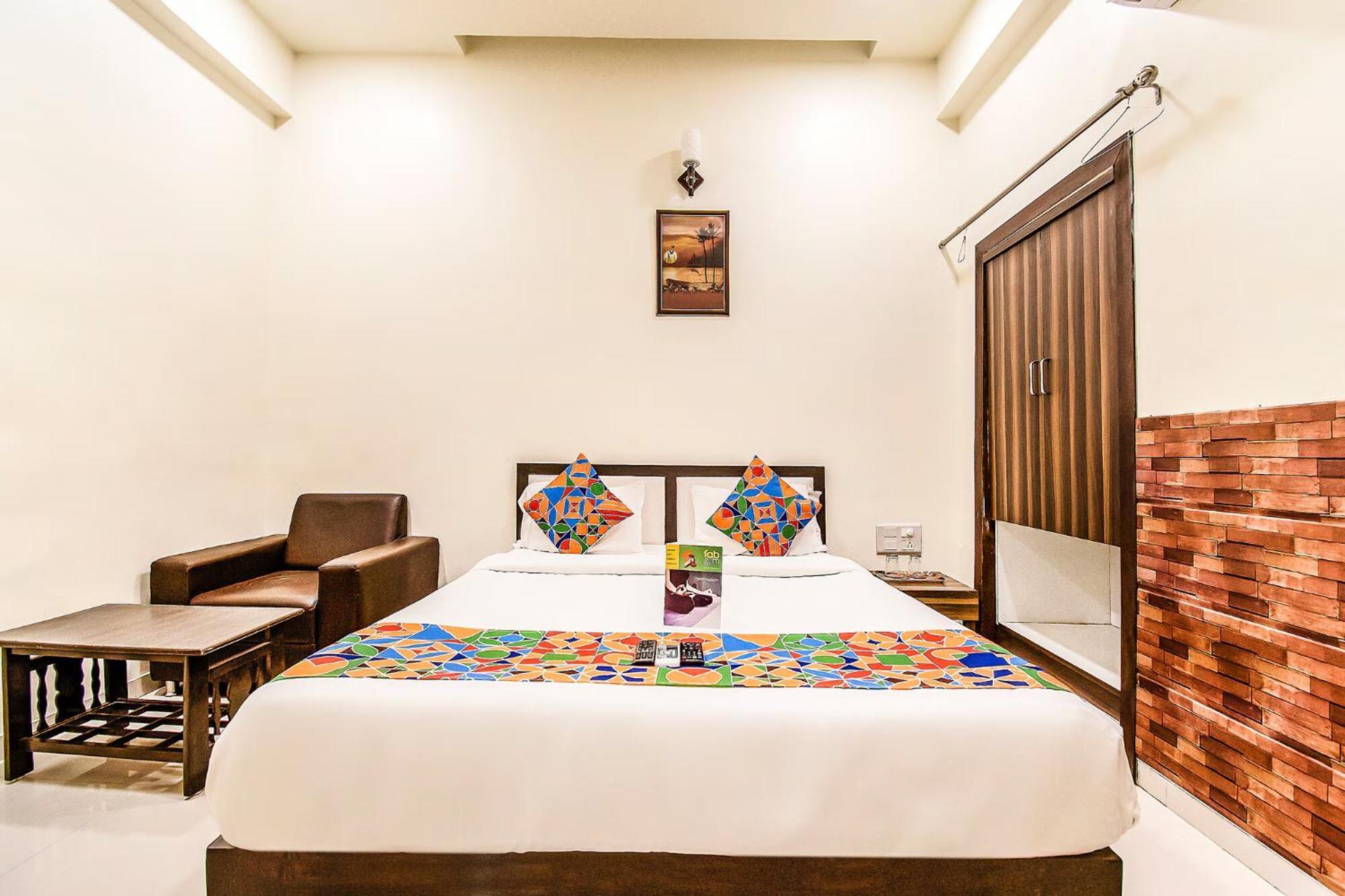 Fabhotel Maher Inn Ahmadabad Zewnętrze zdjęcie
