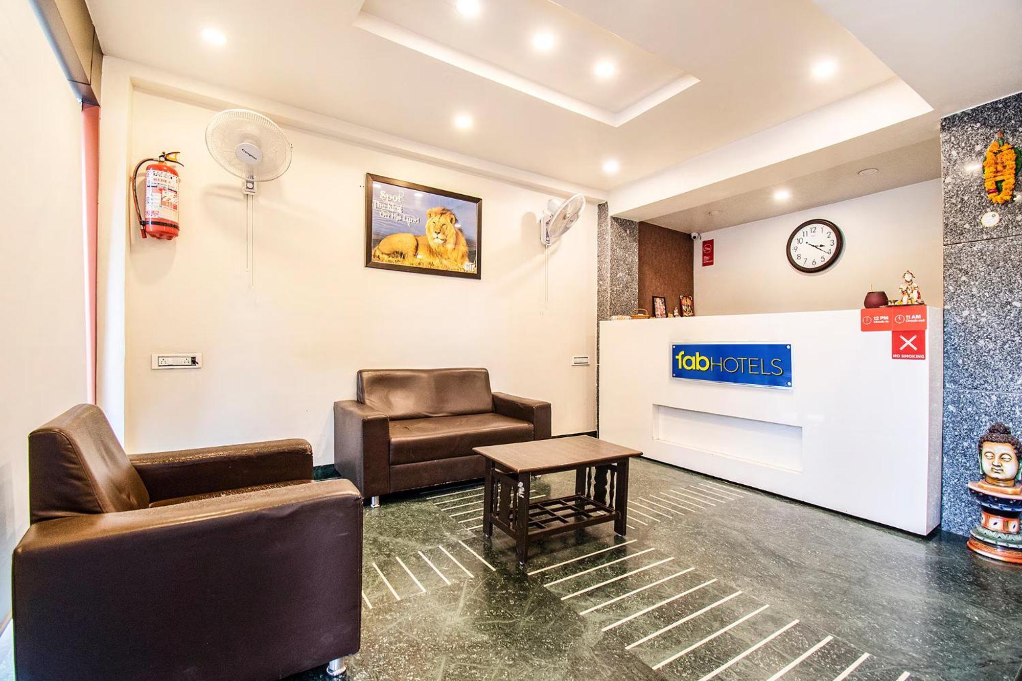 Fabhotel Maher Inn Ahmadabad Zewnętrze zdjęcie